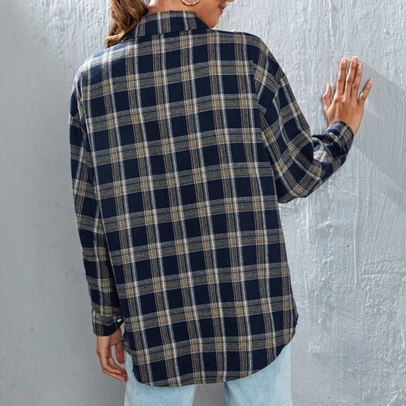 NWT SHEIN plaid patched pocket tee - Picture 3 of 3